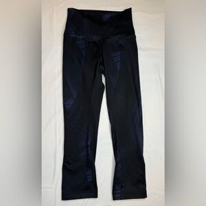 Lululemon Black and Blue Patterned Crop Leggins